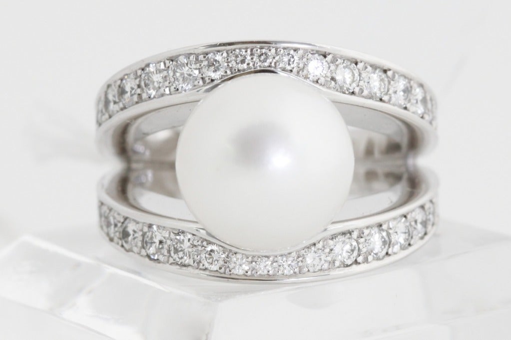 CHOPARD White Gold Diamond Pearl Ring For Sale 2