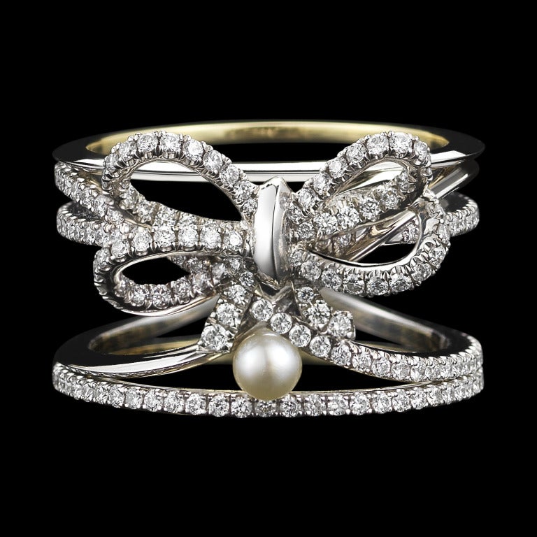 Contemporary Pearl Diamond Platinum Bow Ring In New Condition For Sale In New York, NY