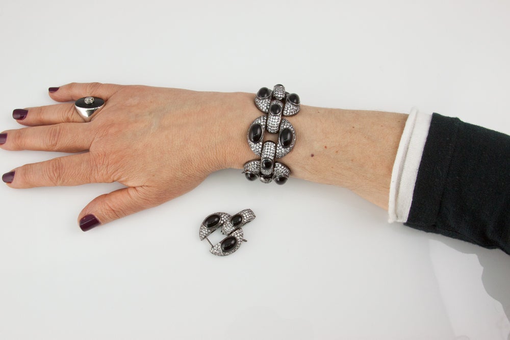 Contemporary Stunning Swarovski Onyx Link Statement Bracelet