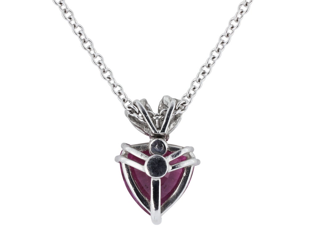 3.25ct Pink Sapphire Necklace In New Condition For Sale In Chestnut Hill, MA