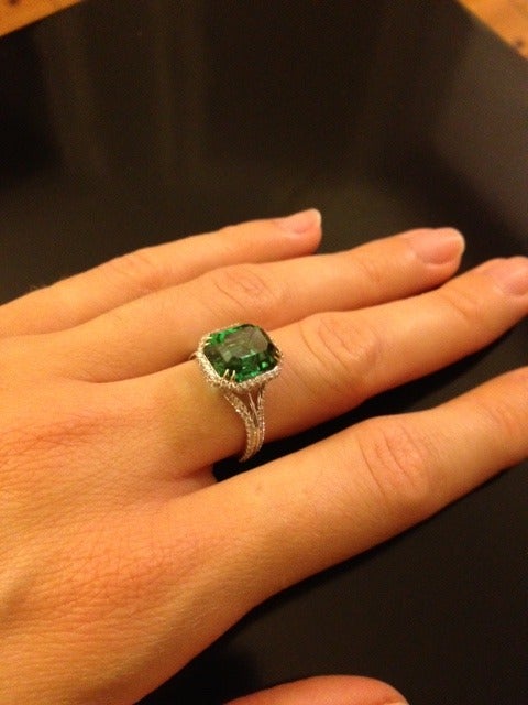 TAMIR Highly Prized Vivid Green Tourmaline and Diamond Gold Ring In New Condition In Beverly Hills, CA