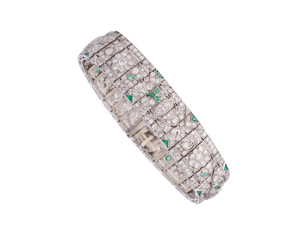 Edwardian 17.75 Carat Diamond, 2.0 Carat Emerald and Platinum Bracelet For Sale 2
