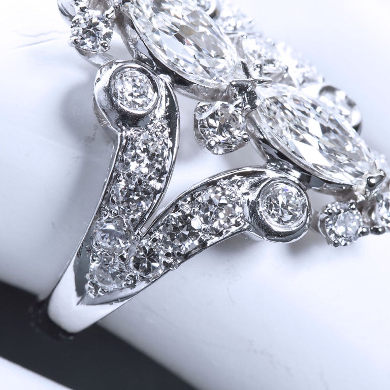 Elegant 1940s Diamond Platinum Ring 5