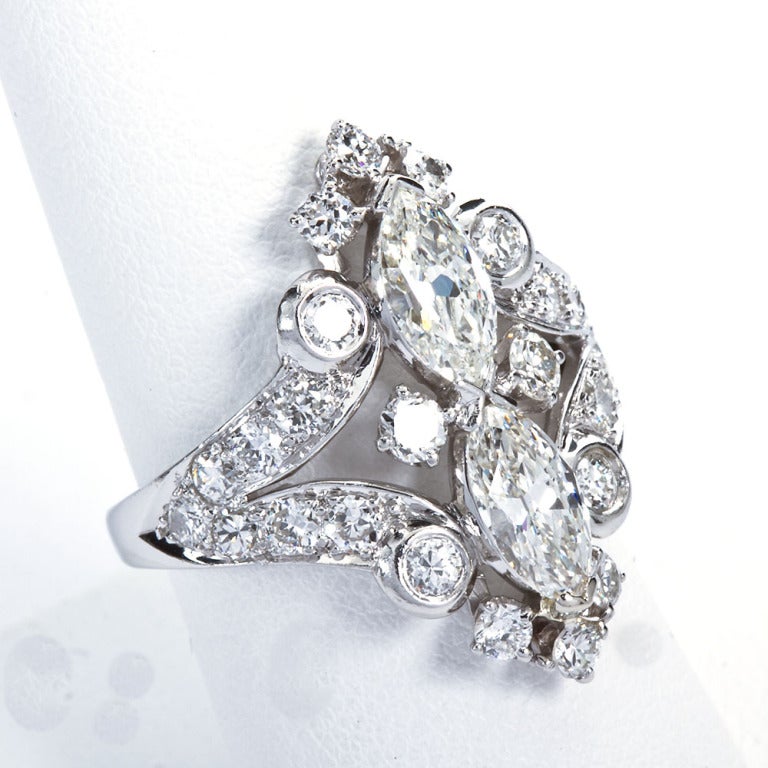 Art Deco Elegant 1940s Diamond Platinum Ring