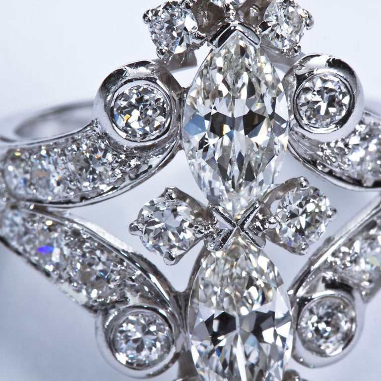 Elegant 1940s Diamond Platinum Ring 1