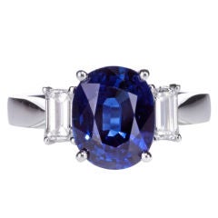 Elegant Sapphire & Diamond Ring