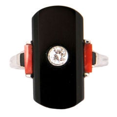 Onyx coral ring