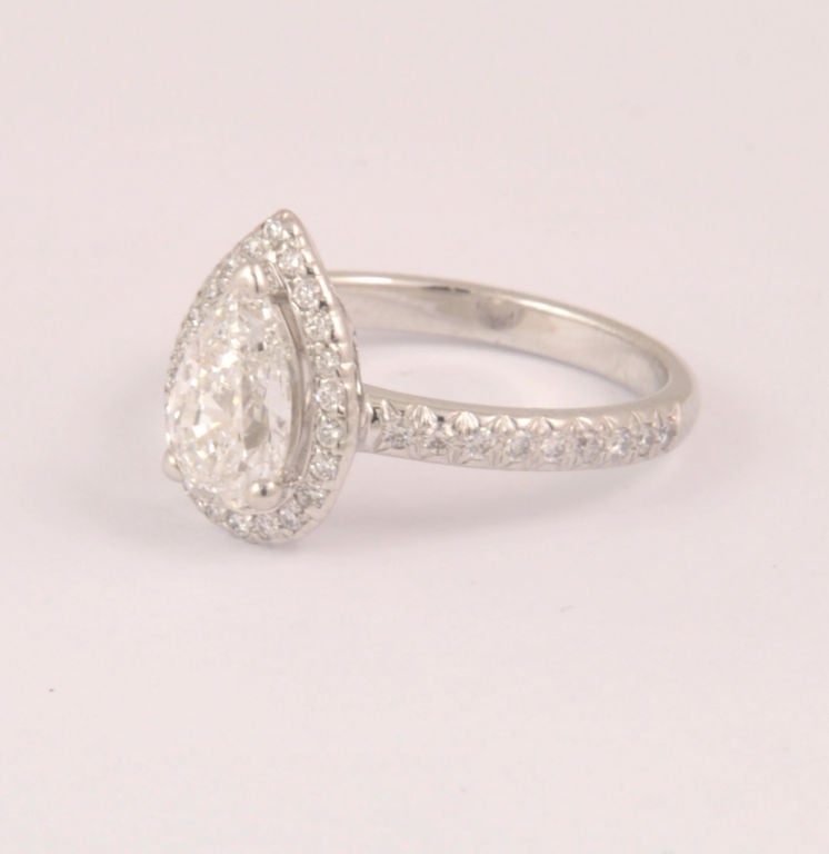 Women's An Exceptional Pear Shape Diamond Ring