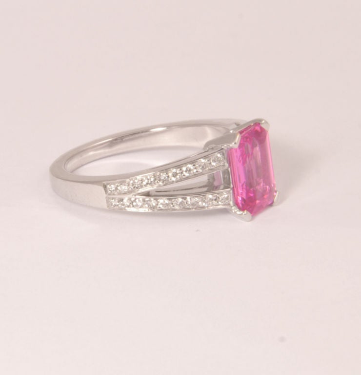 A Lovely Pink Sapphire Ring For Sale 1