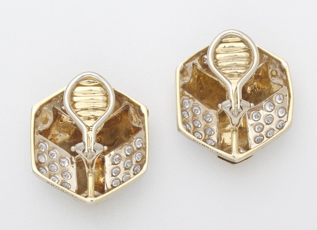 Ohrringe aus Gold und Diamanten von Verdura (Moderne) im Angebot