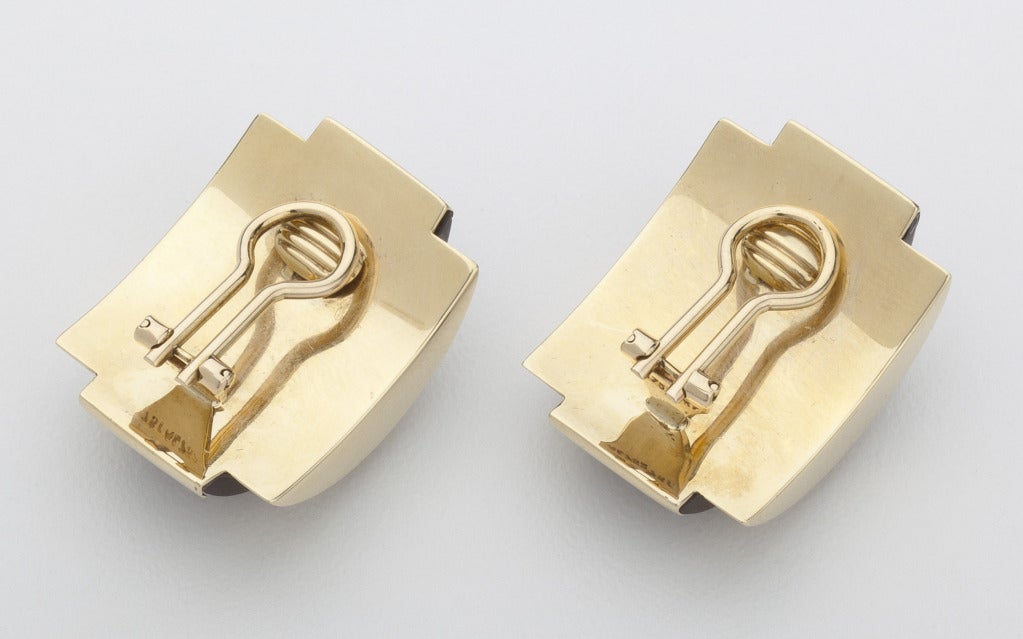 Modernist Gold and Exotic Wood Earrings In Good Condition For Sale In New York, NY