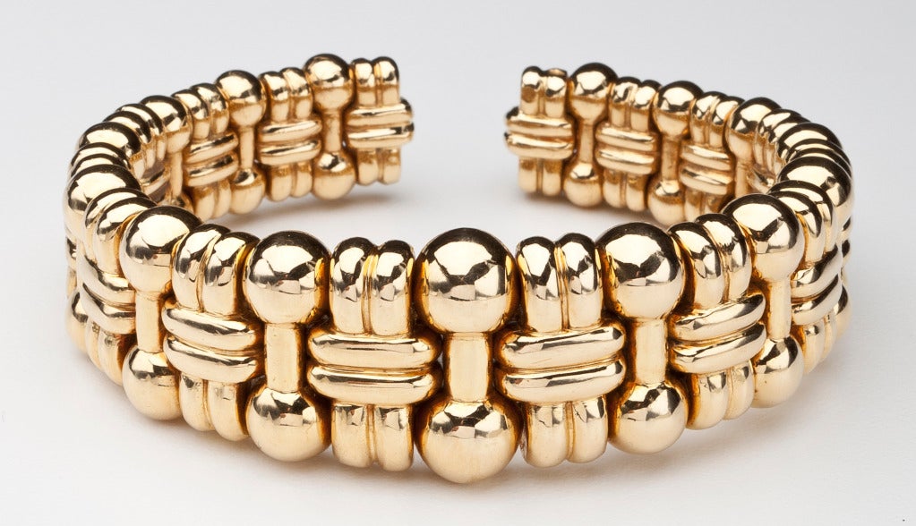 An 18 karat gold cuff bracelet by Boucheron in geometric 
