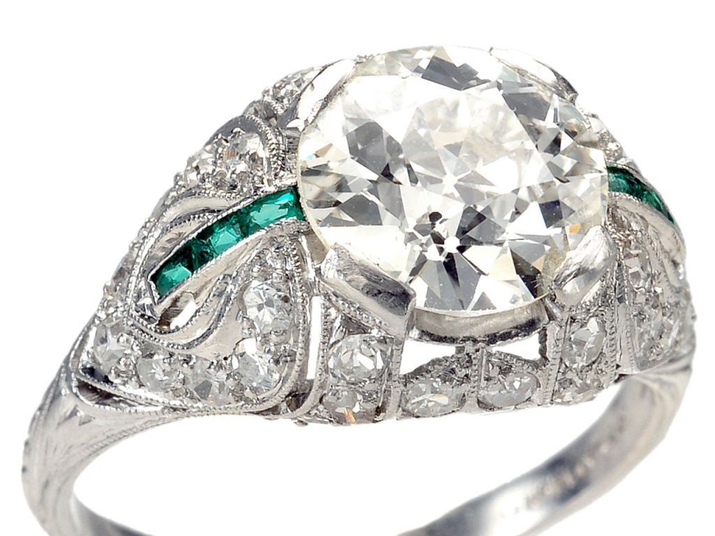 Women's Out of this World Diamond & Emerald Ring