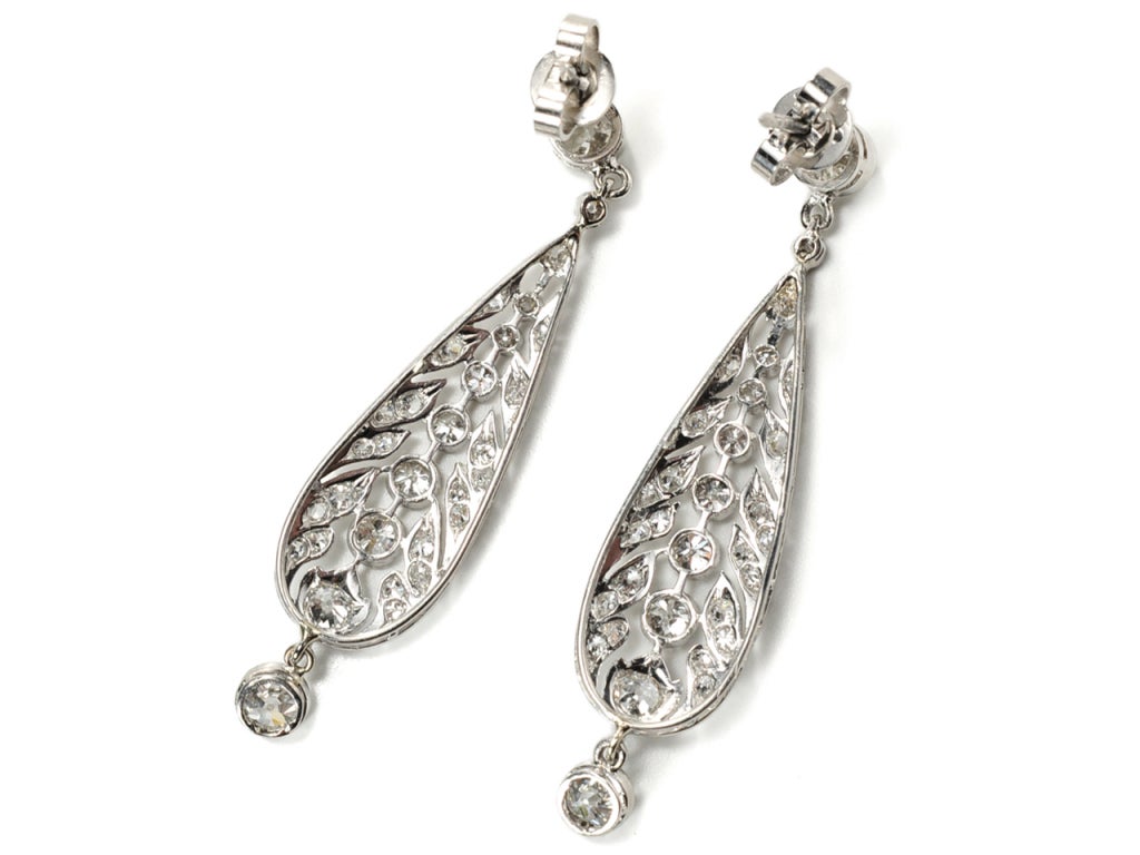 Women's Diamond Platinum Drop Earrings c1910