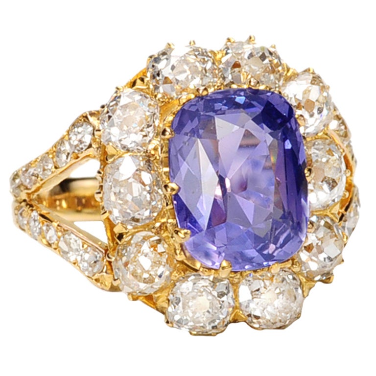 Magnificent No Heat Color Shift Purple Sapphire Ring For Sale
