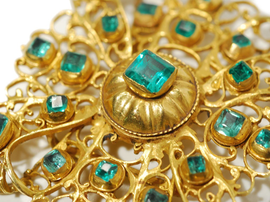 Very Scarce 18th C. Emerald Gold Slide