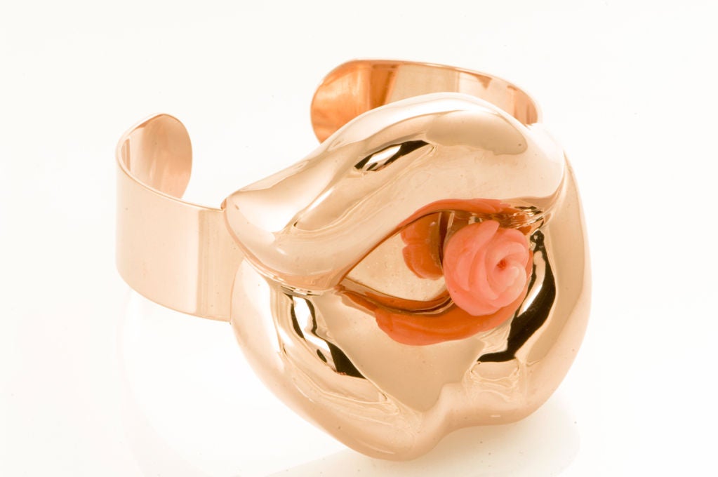 Lip bracelet with rose gold plated