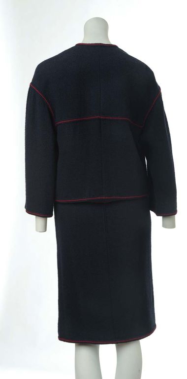 Chanel Suit 1990s In Excellent Condition For Sale In Brooklyn, NY