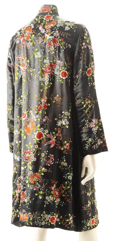 Embroidered Oriental Coat 1970s In Excellent Condition For Sale In Brooklyn, NY