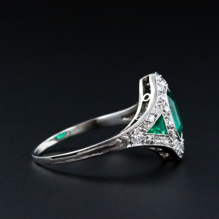 Art Deco Emerald and Diamond Ring 1
