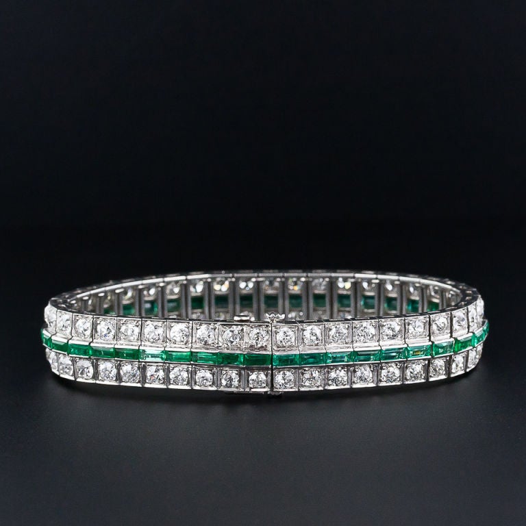 Art Deco Diamond and Emerald Three Row Bracelet In Excellent Condition For Sale In San Francisco, CA