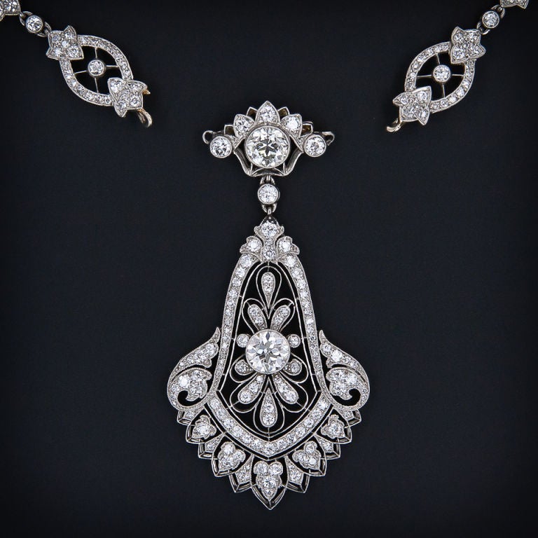 Cartier Diamond Platinum drop Necklace In Excellent Condition For Sale In San Francisco, CA