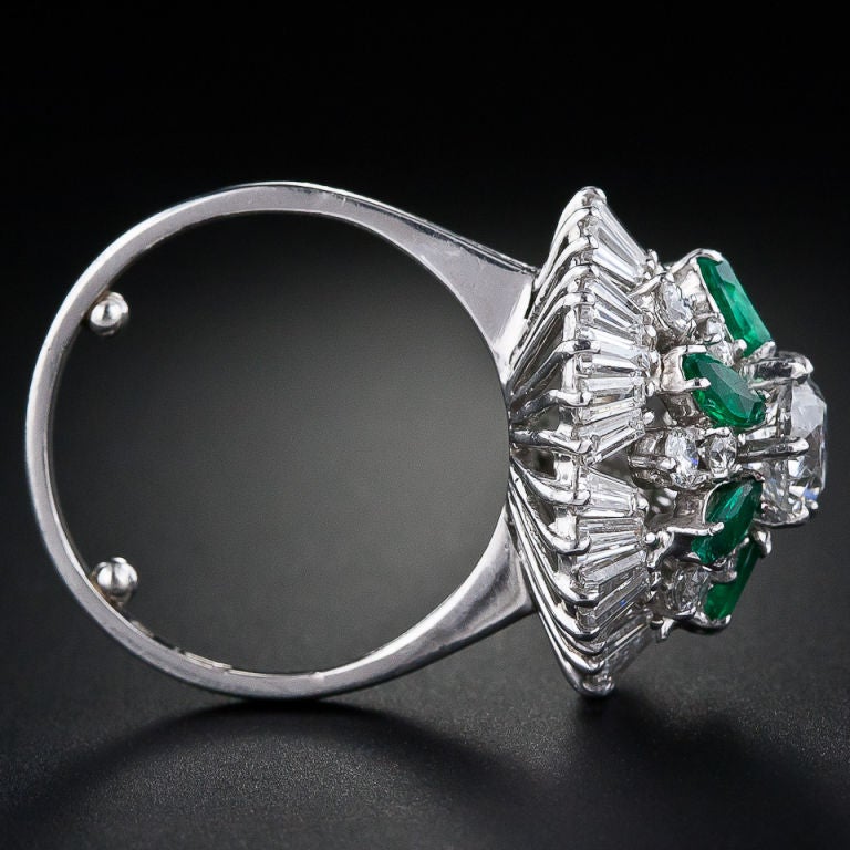 1.05 Carat Center Diamond, Emerald and Diamond Cocktail Ring For Sale 1