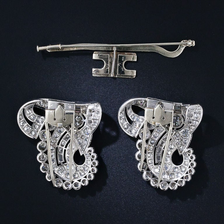 Women's Art Deco Double Clip Brooch For Sale