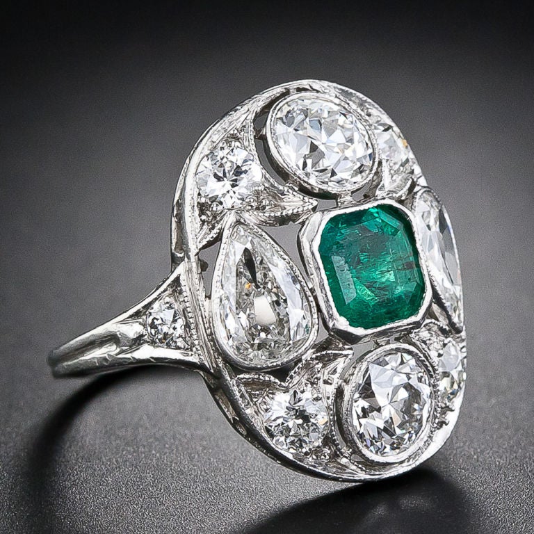 Art Deco Emerald and Diamond Ring For Sale at 1stdibs