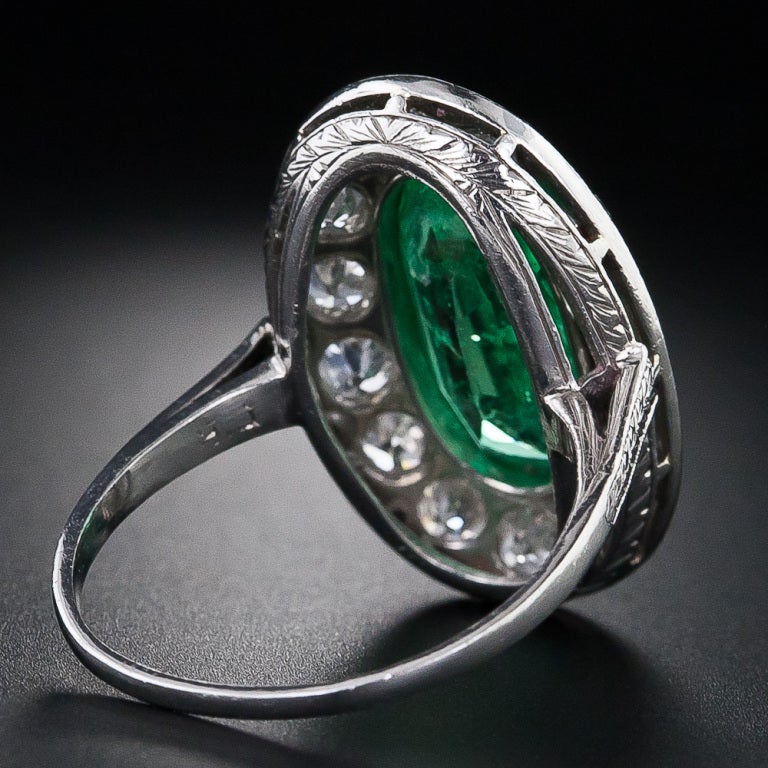 Emerald and Diamond Ring In Excellent Condition For Sale In San Francisco, CA