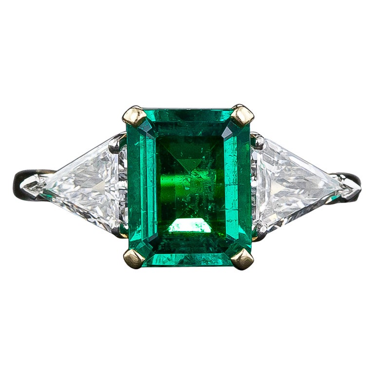 1.80 Carat Emerald and Diamond Ring at 1stDibs