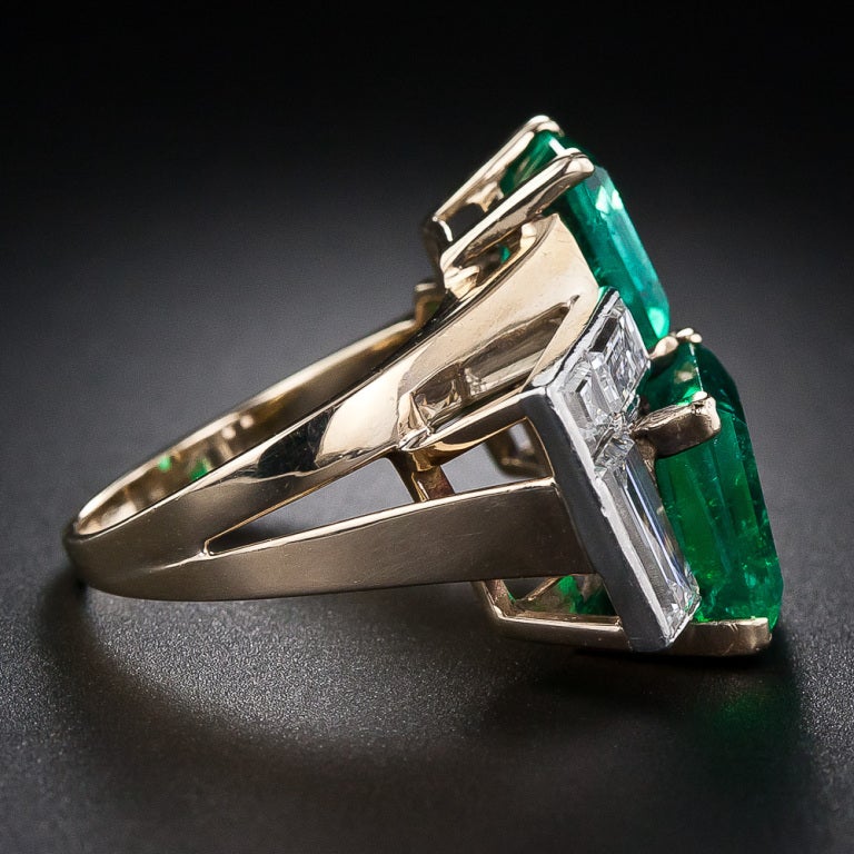 5.00 Carats Emerald and Diamond 1950's Ring In Excellent Condition For Sale In San Francisco, CA