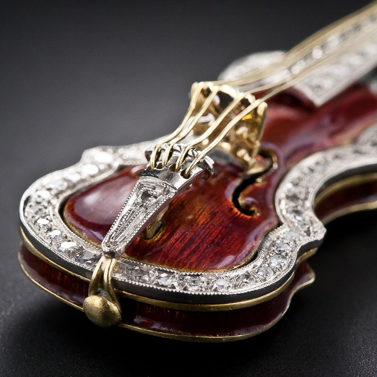 Enamel and Diamond Violin and Bow Brooch In Excellent Condition For Sale In San Francisco, CA
