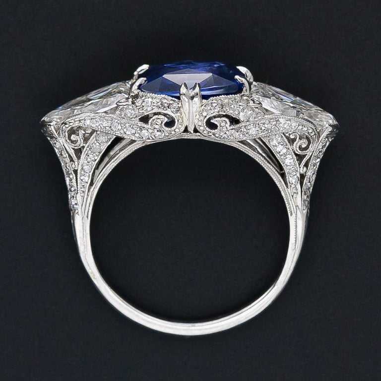 Magnificent 4.10 Carat Sapphire and Diamond Early-Art Deco Ring 1