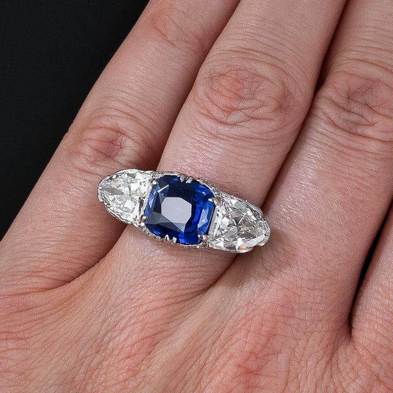 Magnificent 4.10 Carat Sapphire and Diamond Early-Art Deco Ring 2