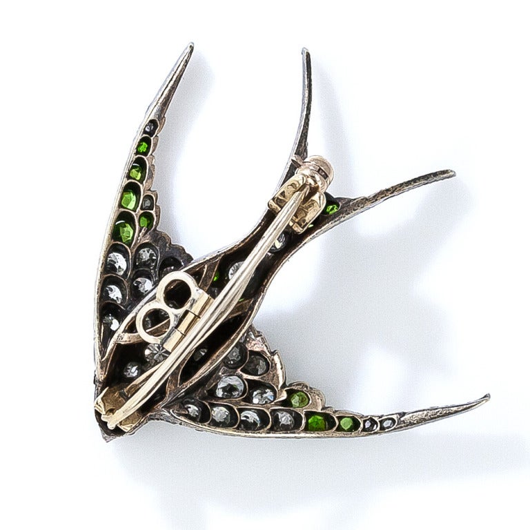 Antique Diamond and Demantoid Garnet Swallow Brooch In Good Condition For Sale In San Francisco, CA