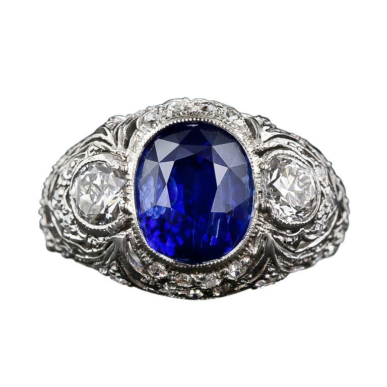 Art Deco 3.80 Carat Ceylon Sapphire and Diamond Ring