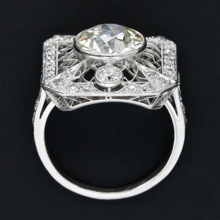 Women's 2.20 Carat Edwardian Diamond Ring For Sale