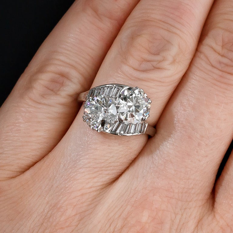 Women's Twin Diamond Ring in Platinum