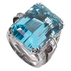Large Aquamarine 35.40 carats and Diamond Ring
