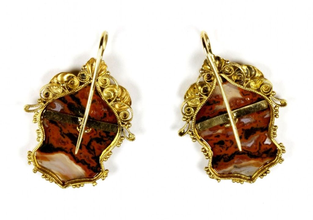 PLEASE NOTE: OUR PRICE IS FULLY INCLUSIVE OF SHIPPING, IMPORTATION TAXES & DUTIES

Antique Gold & Moss Agate Earrings. Scotland,late 19th Century

Lenght 4cm