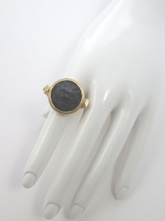Gold Rare Double-Face Jet Black Cameo Ring Late 19th Century