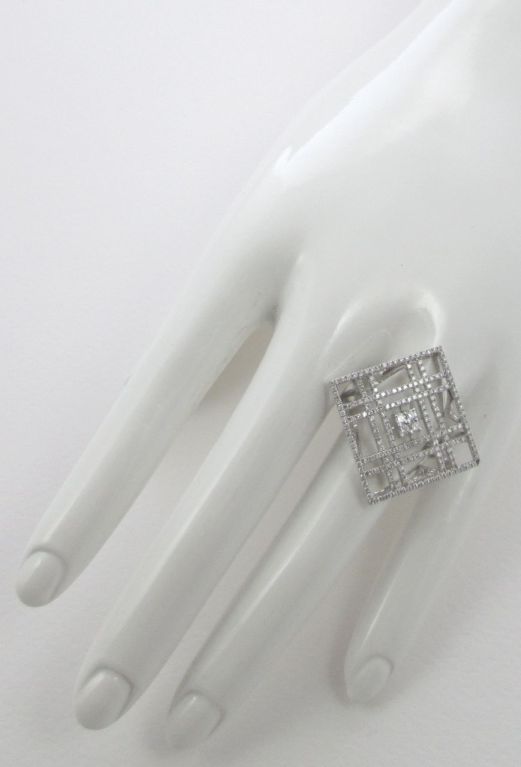 Diamond White Gold Geometric Design Ring In New Condition In Firenze, IT