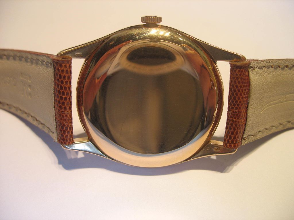 Pink Gold Vacheron & Constantin, Geneve.<br />
<br />
Ref. 4066<br />
<br />
No. 521414, case No. 356251<br />
<br />
Made in 1955 ca.<br />
<br />
Very fine, water-resistant, 18K pink gold gentleman's wristwatch.<br />
<br />
Case