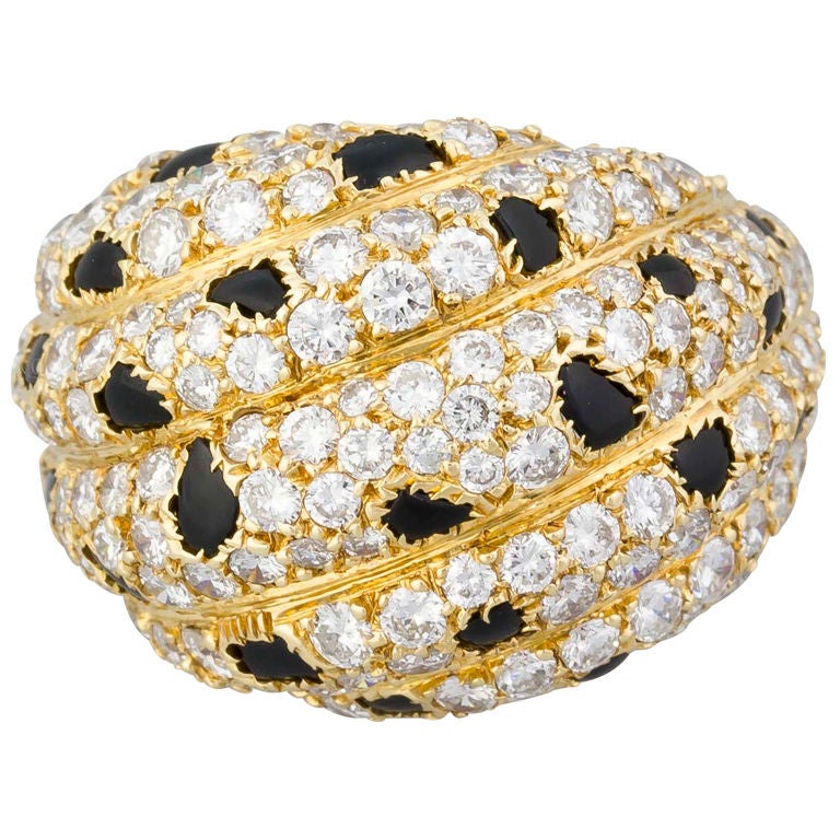 CARTIER Panthere Diamond Onyx and Gold Dome Ring