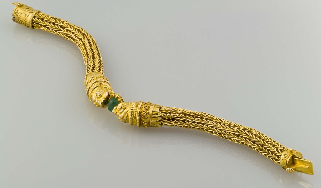 VAN CLEEF & ARPELS Etruscan Revival 18K Gold Emerald Bracelet 7
