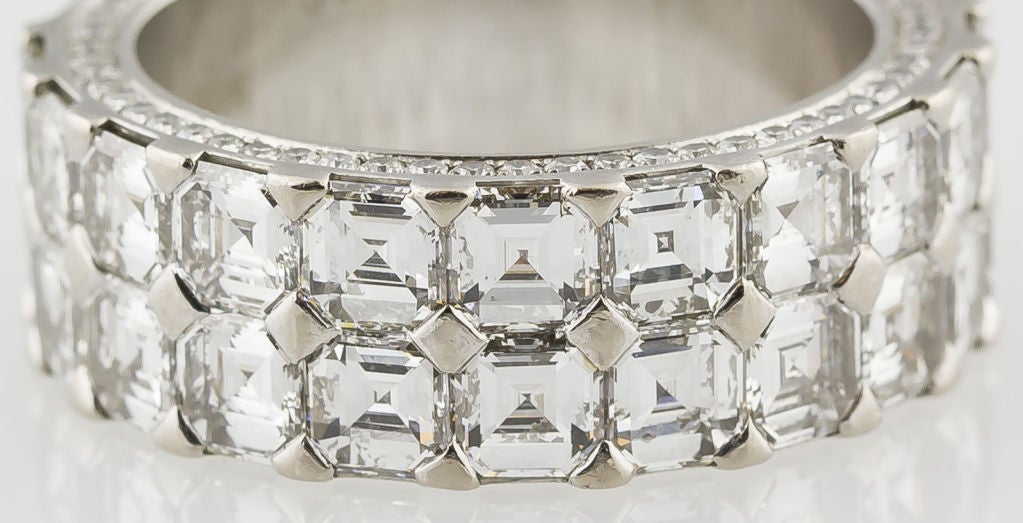 Scintillating 18K white gold and diamond band from the 