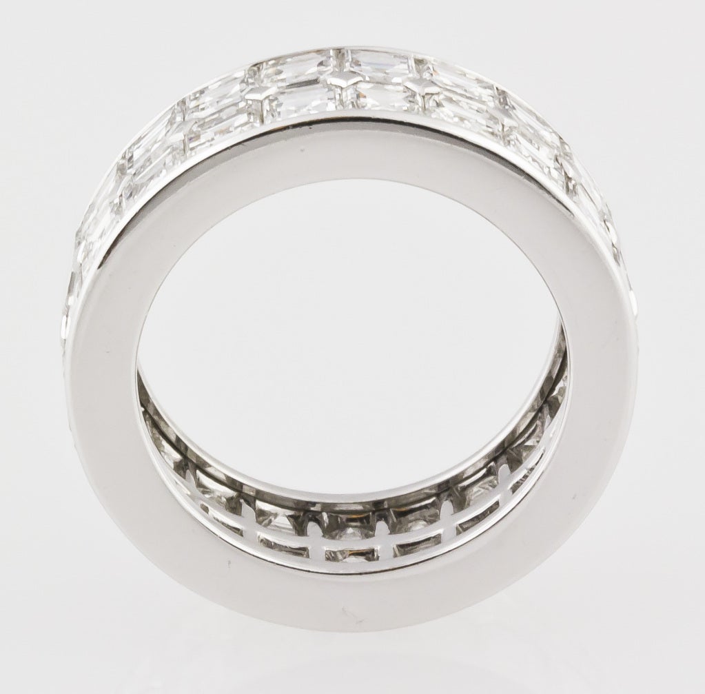 FRENCH Square Step-Cut Diamond Platinum Band Ring In Excellent Condition In New York, NY