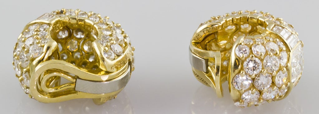 Contemporary BULGARI Important Diamond Gold Earrings