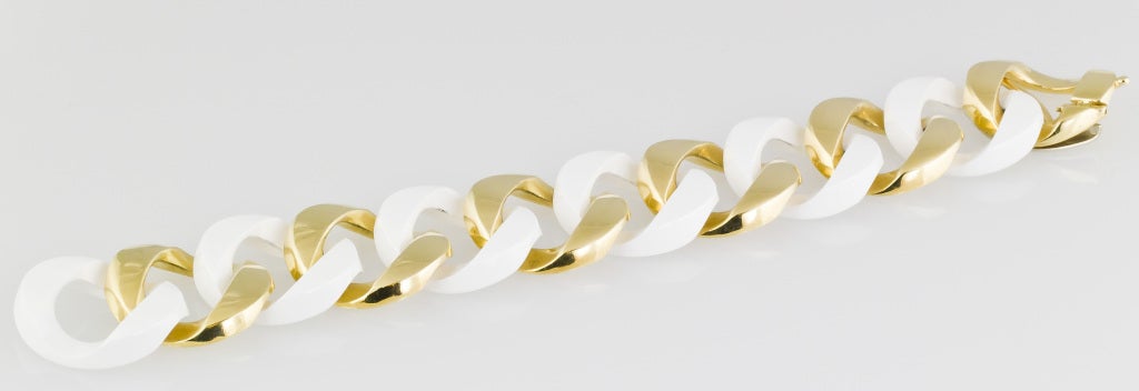 Verdura White Ceramic Gold Curb-Link Bracelet In Excellent Condition In New York, NY